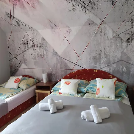 Norbert Vendeghaz Apartamento *