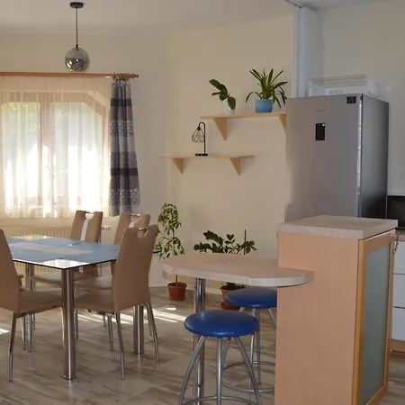 Norbert Vendeghaz Apartment Balatonszarszo